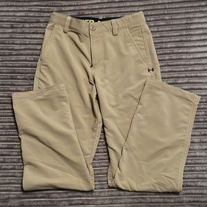 Boy’s medium Under Armour khaki pants